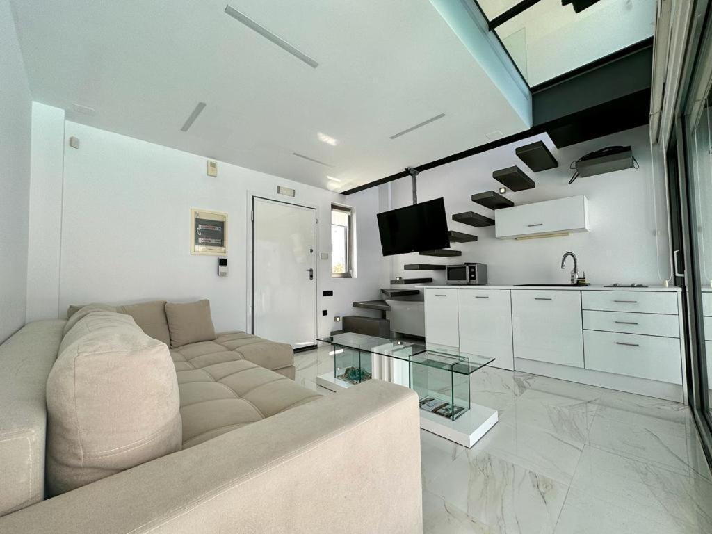 ארמיוני Leblanc Luxurious Beachfront Villa, Gcollectiongr מראה חיצוני תמונה