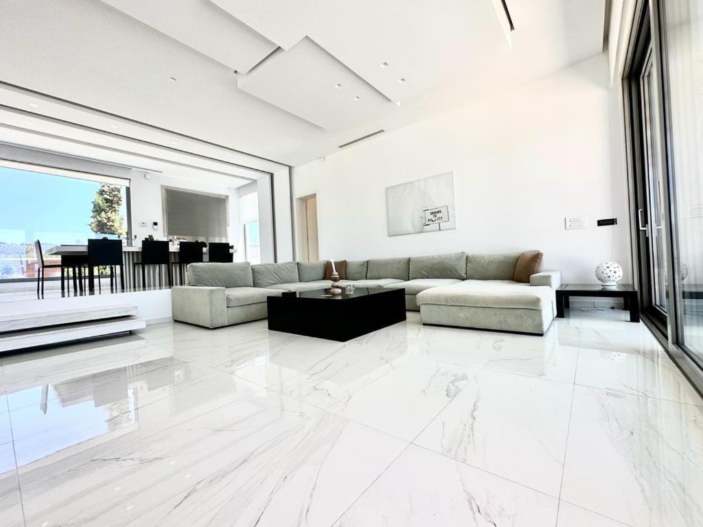 ארמיוני Leblanc Luxurious Beachfront Villa, Gcollectiongr מראה חיצוני תמונה