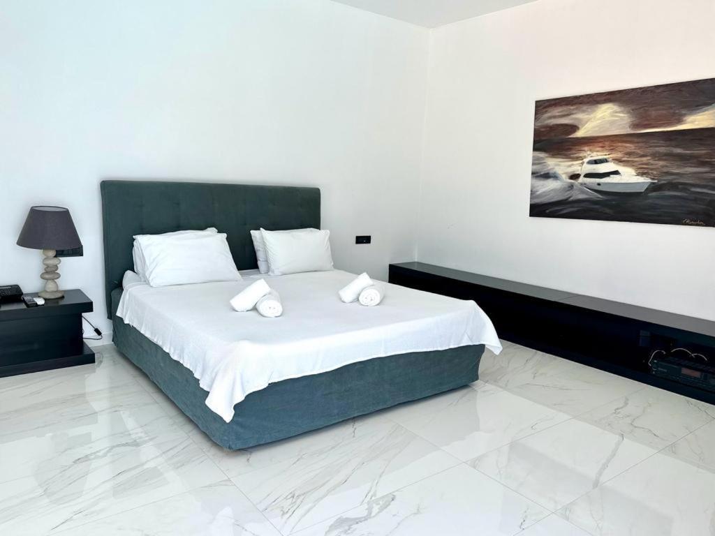 ארמיוני Leblanc Luxurious Beachfront Villa, Gcollectiongr מראה חיצוני תמונה