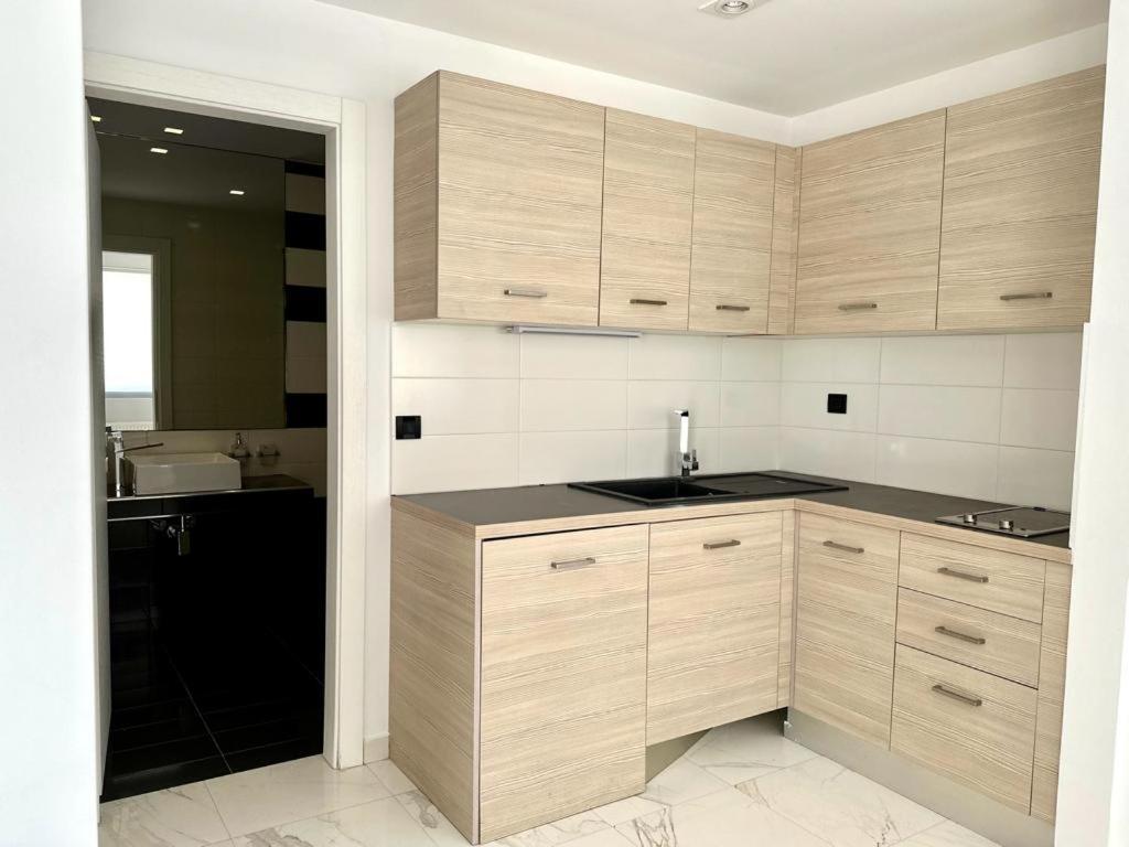 ארמיוני Leblanc Luxurious Beachfront Villa, Gcollectiongr מראה חיצוני תמונה